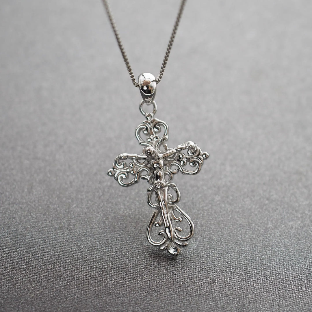 BlessingTree Vintage 925 Silver Filigree Crucifix Pendant Necklace