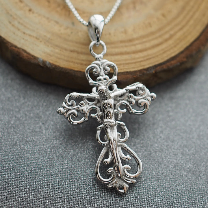 BlessingTree Vintage 925 Silver Filigree Crucifix Pendant Necklace